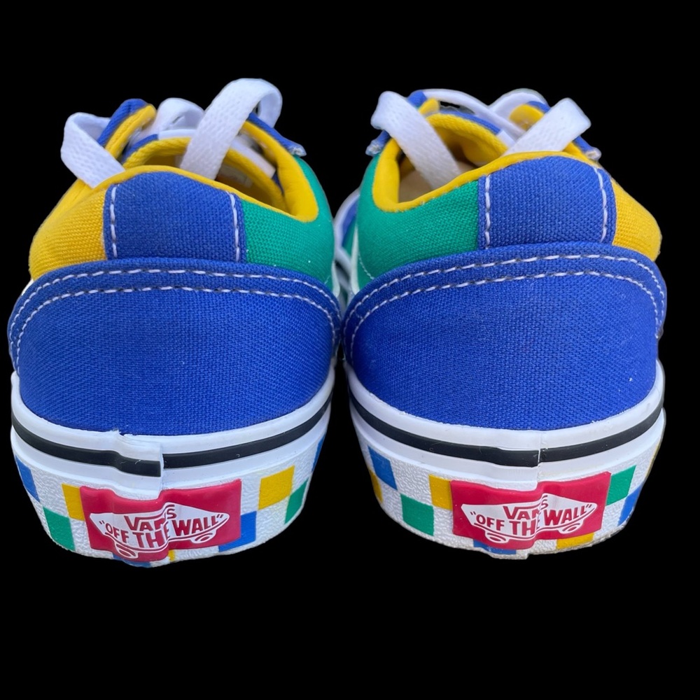 Vans - Picture 6 of 9
